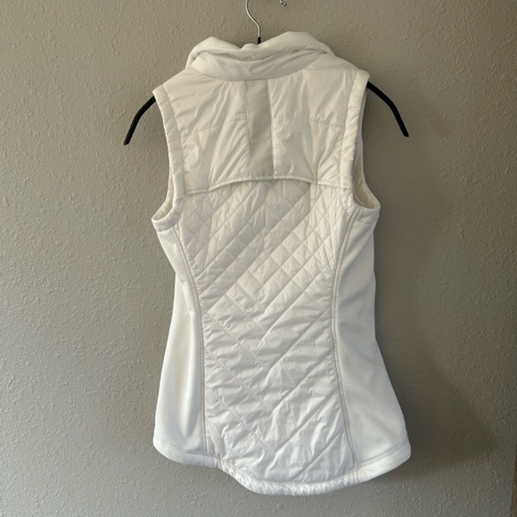 Athleta thin Puffy Vest - Picture 2 of 7
